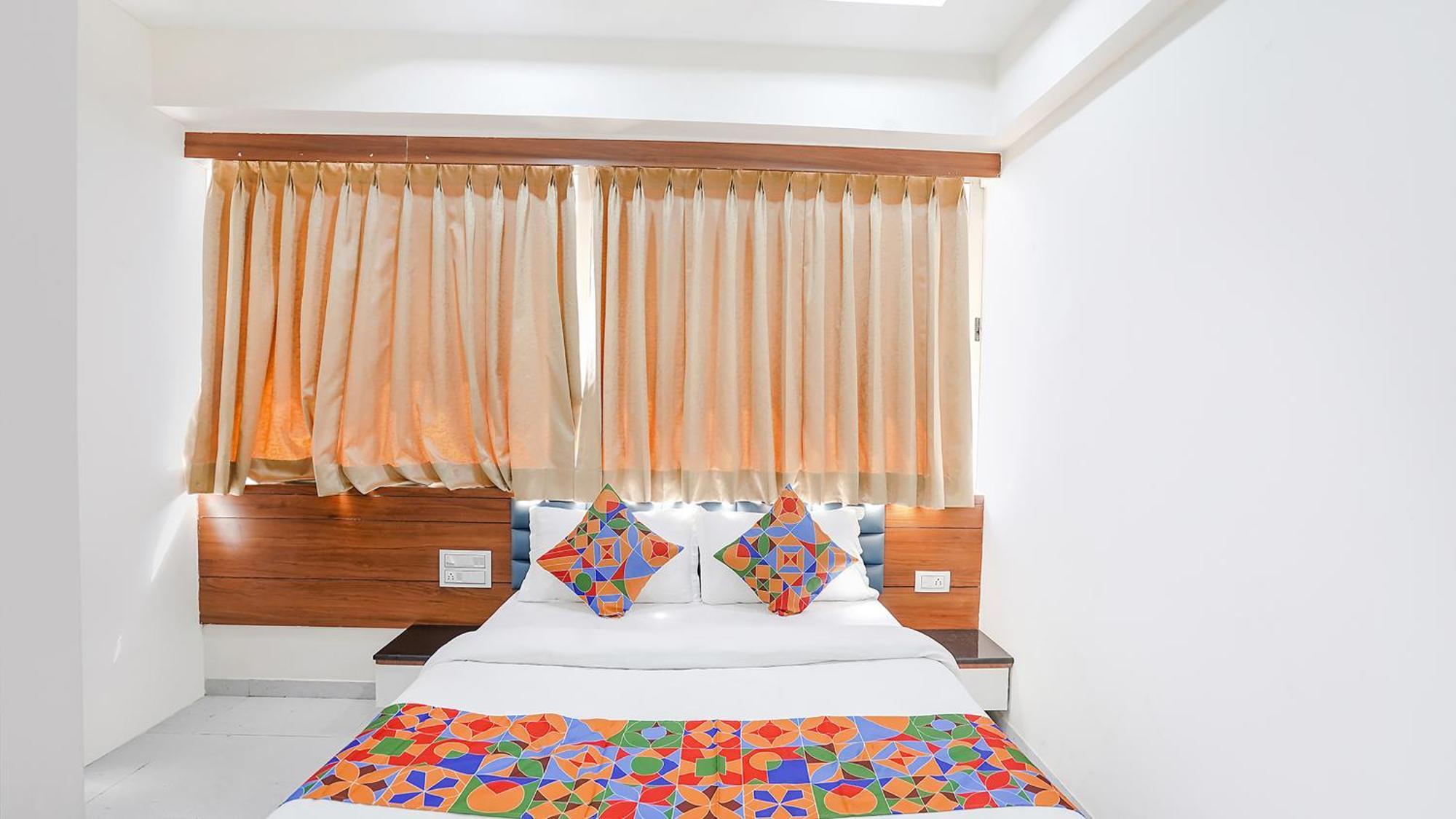 Fabhotel Vishala In Ахмедабад Экстерьер фото