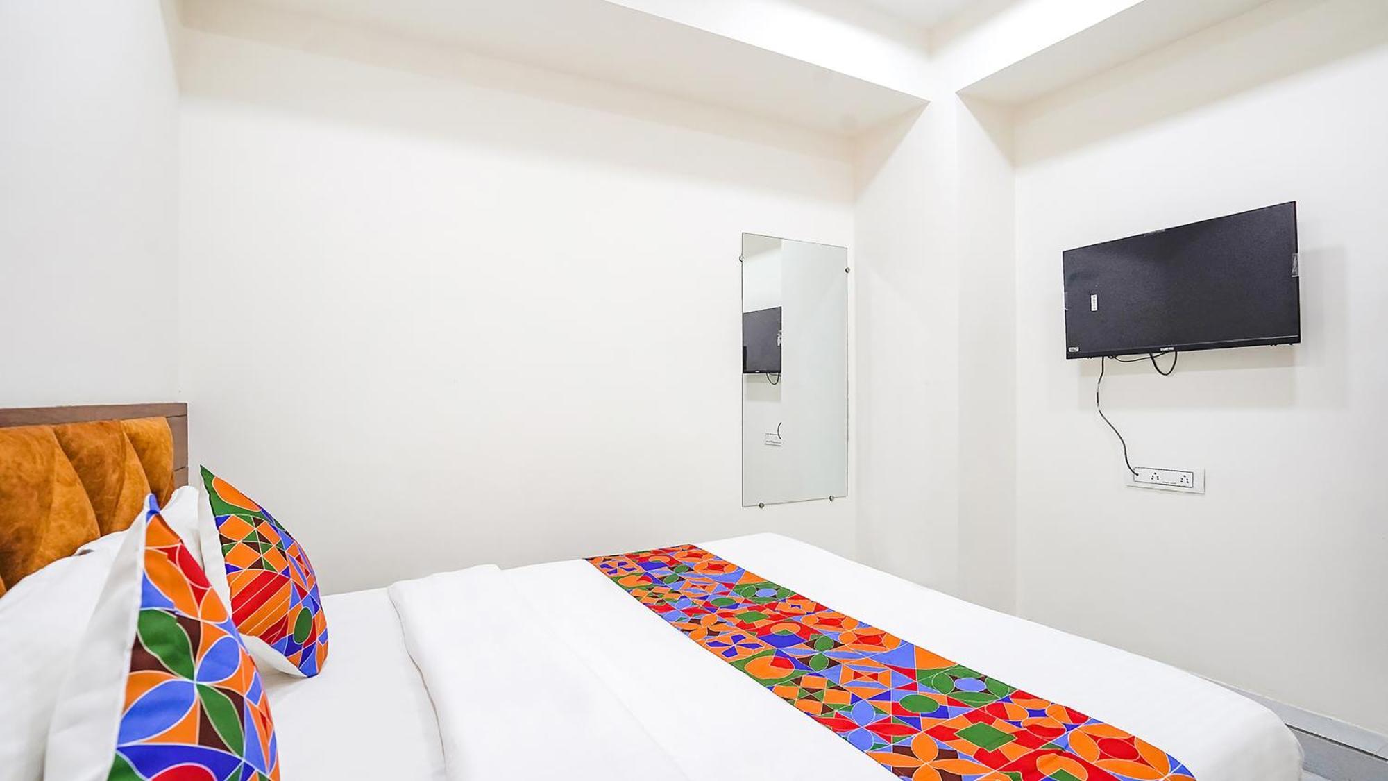 Fabhotel Vishala In Ахмедабад Экстерьер фото