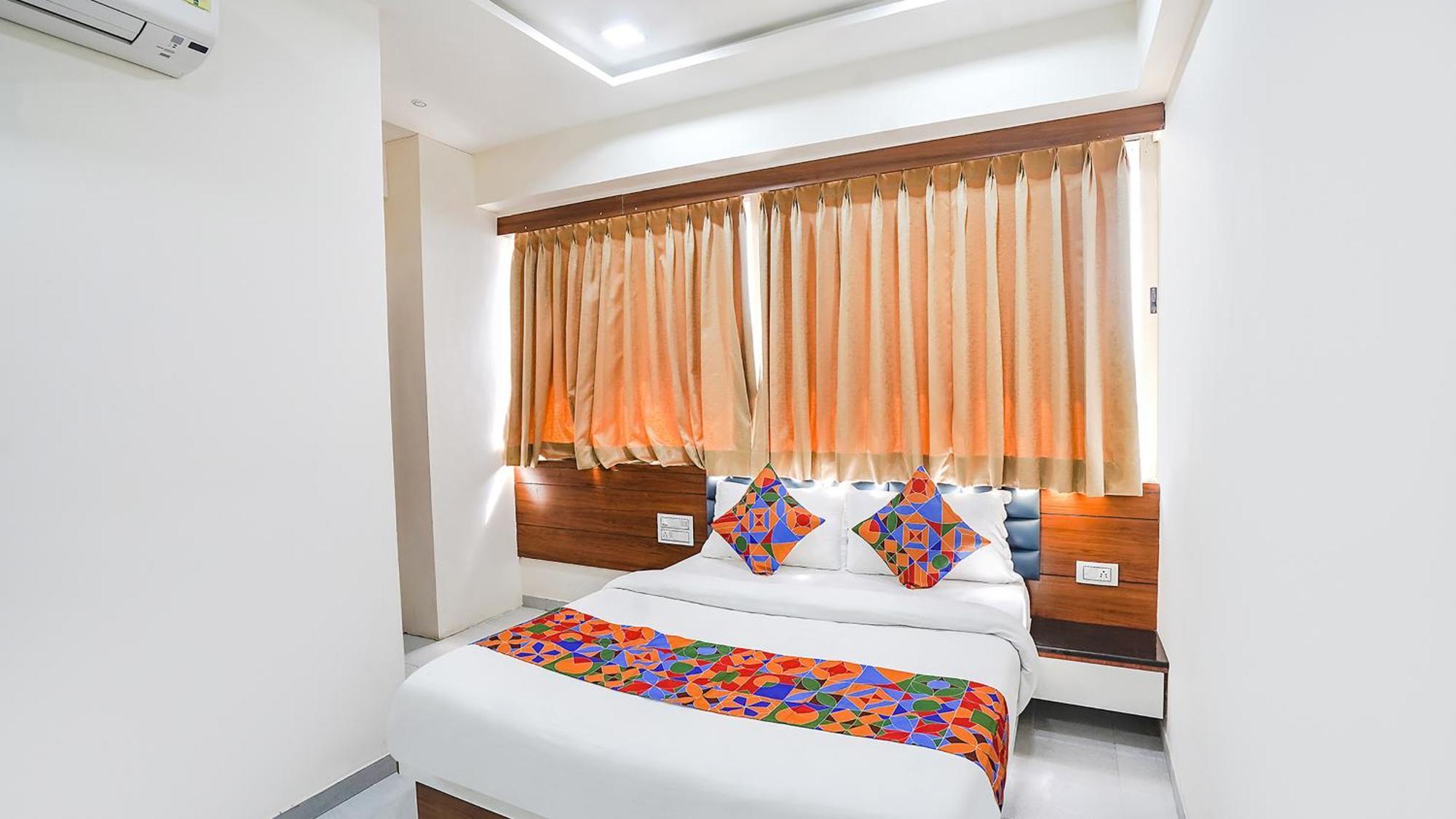Fabhotel Vishala In Ахмедабад Экстерьер фото