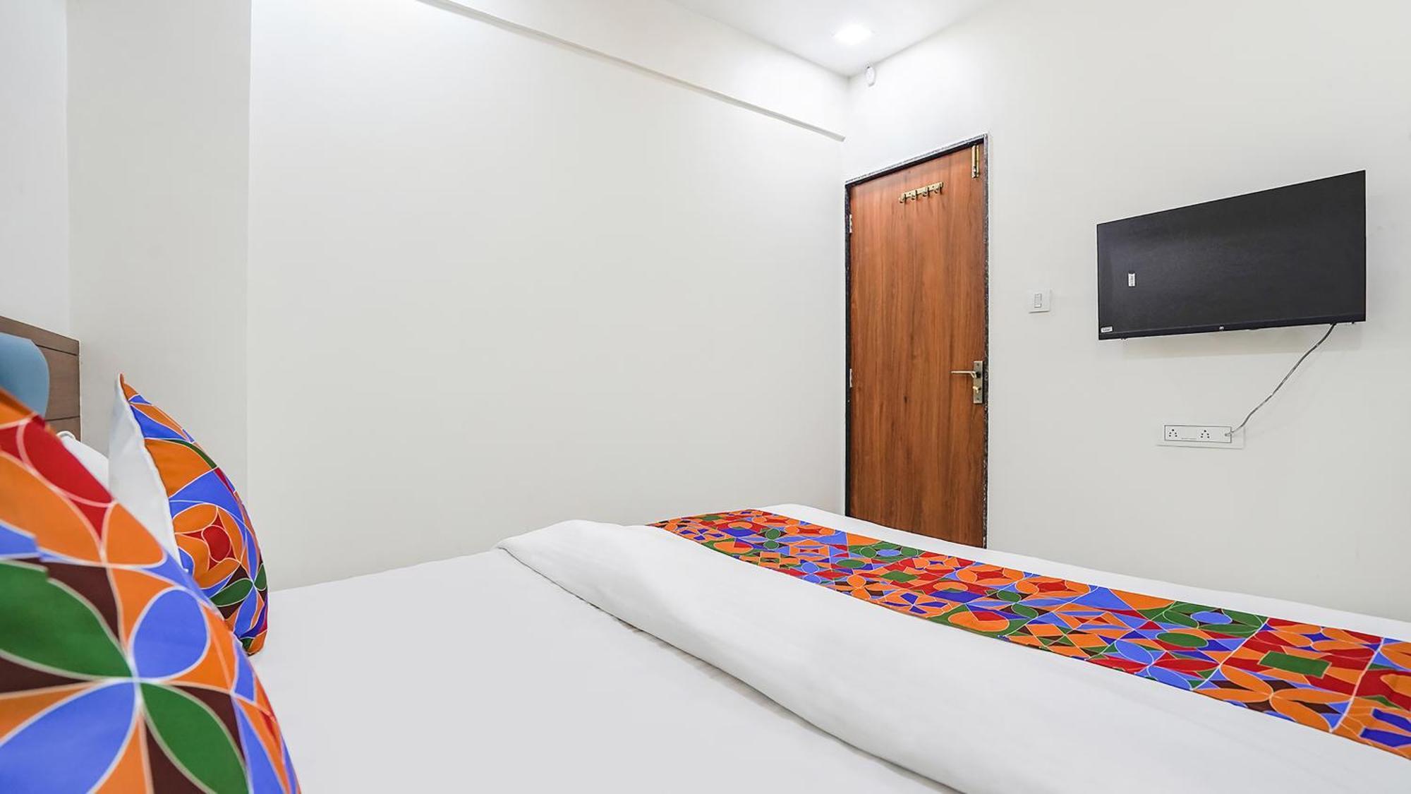 Fabhotel Vishala In Ахмедабад Экстерьер фото