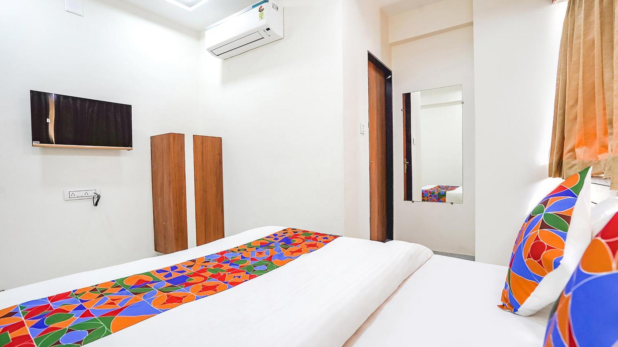 Fabhotel Vishala In Ахмедабад Экстерьер фото
